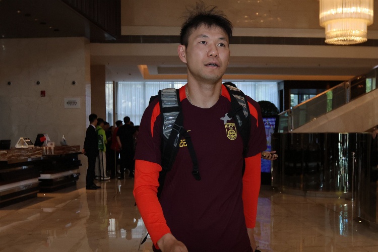 媒体人：如果李源一没伤没病，他落选名单在逻辑上讲不出合理性