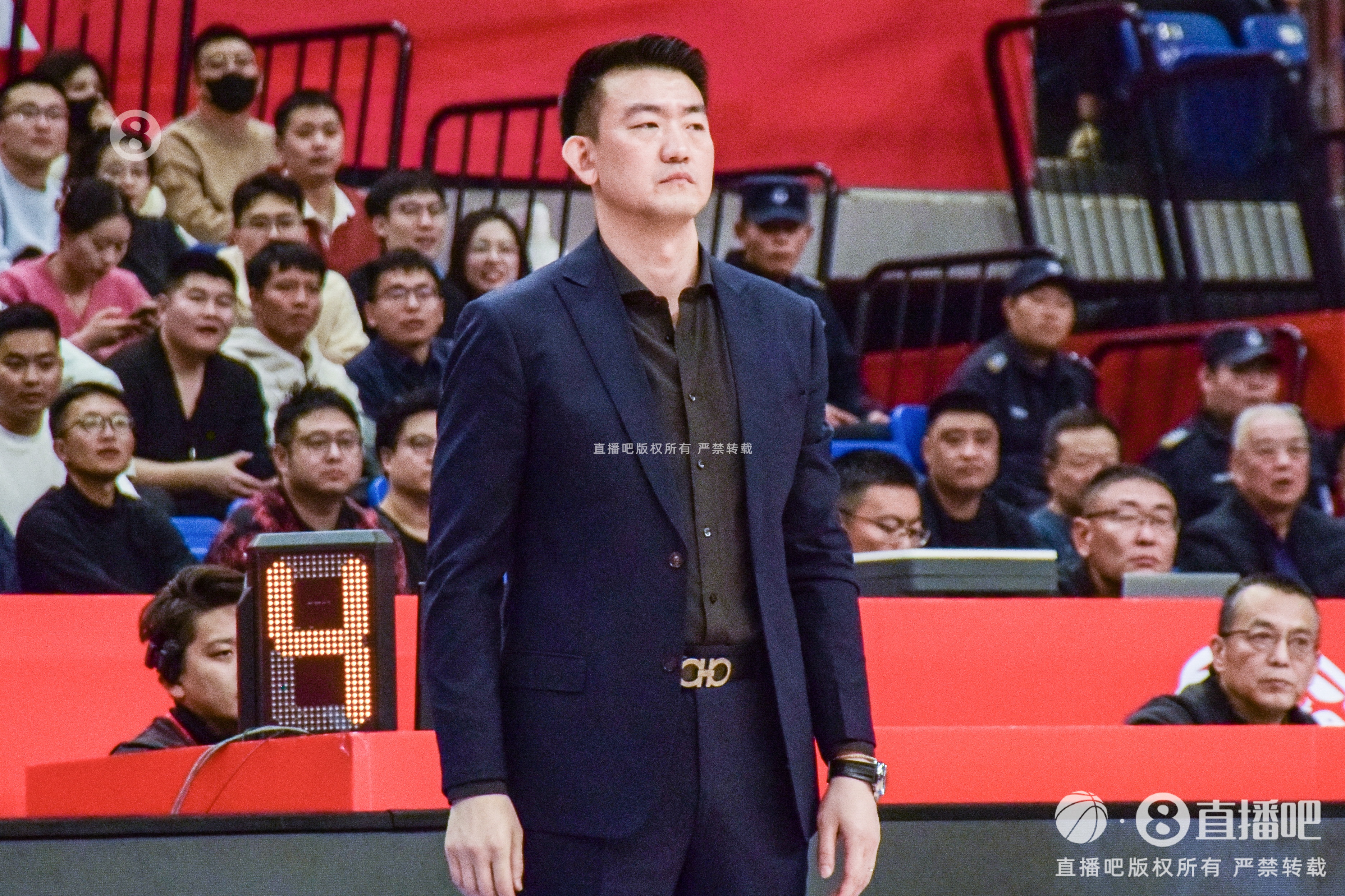 CBA最佳主教练候?。和醪┦こ∈疃嗔煜?杨鸣许利民邱彪在列