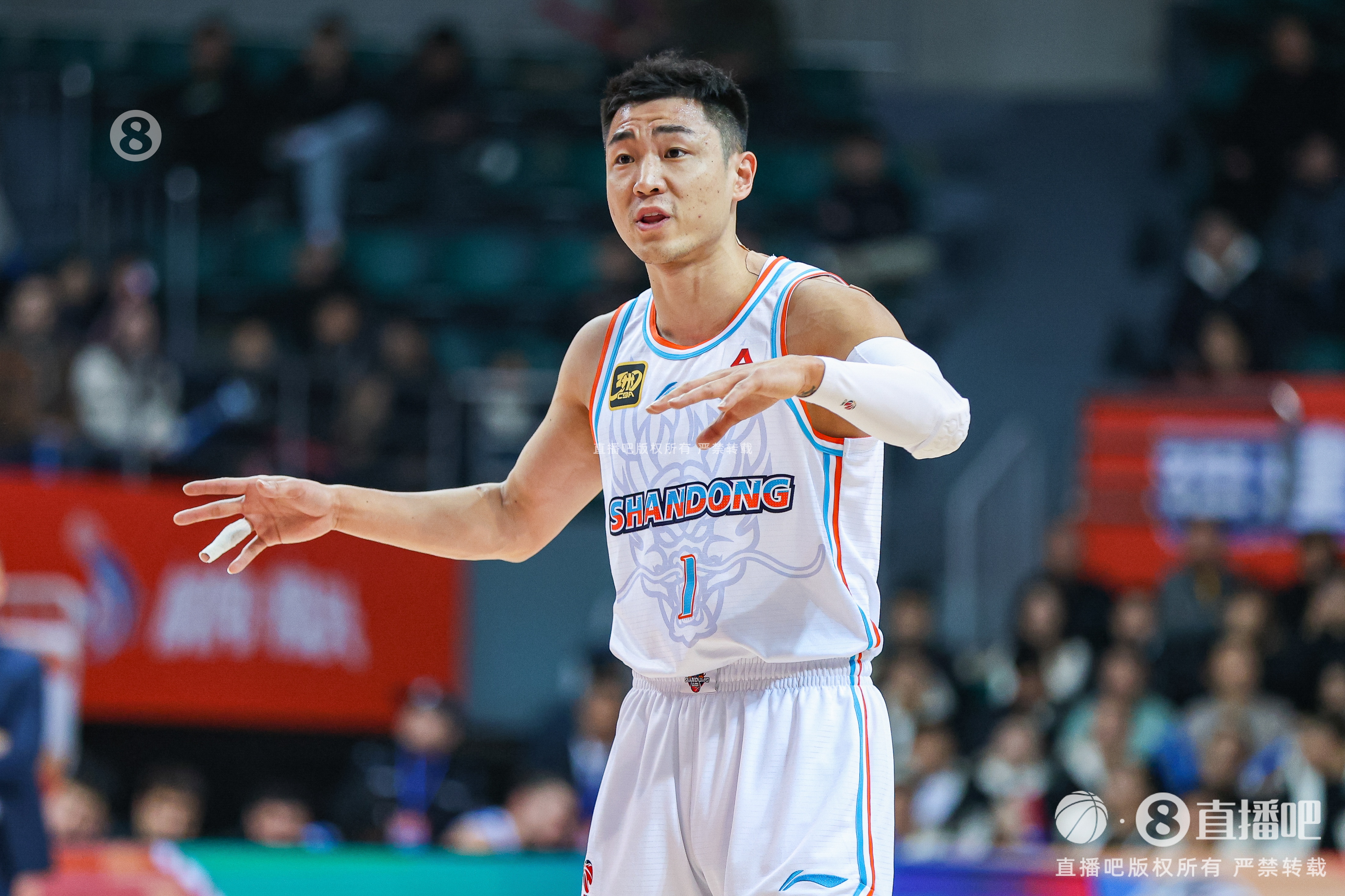 高效全能！高诗岩14中10砍下27分5板5助 正负值+33全场最高
