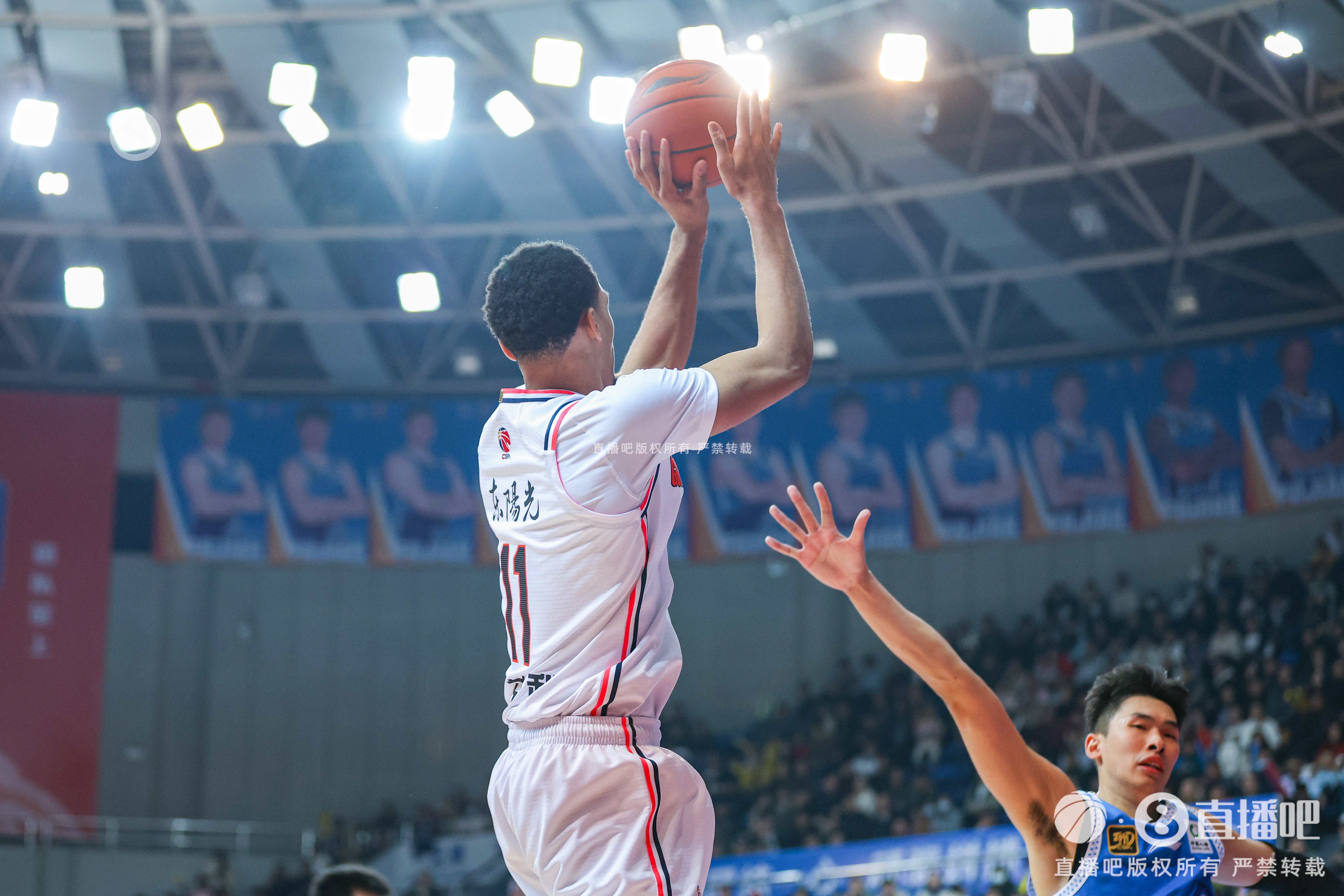 予取予求！贝兹利6中6拿到14分5板 正负值+23