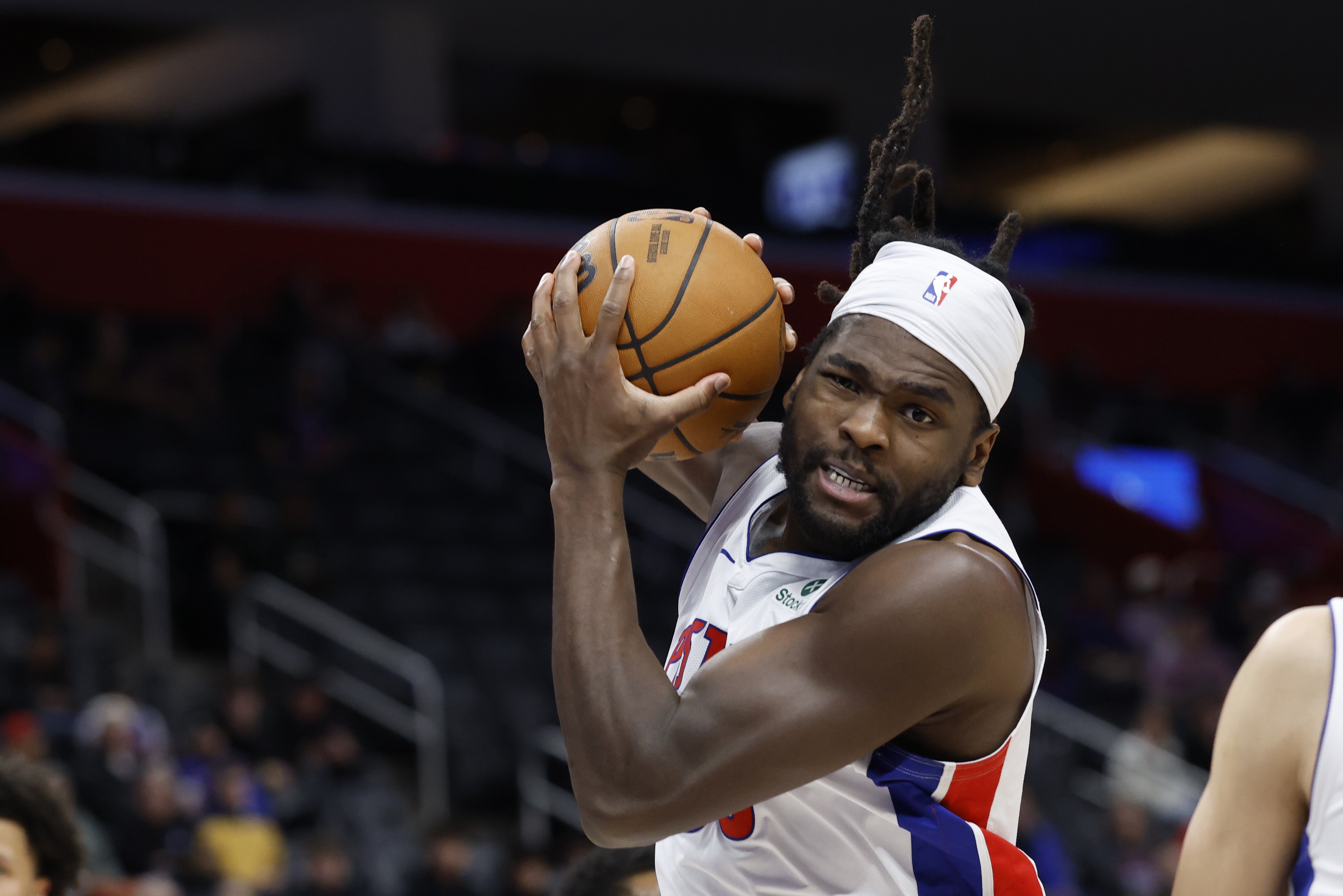 累积12个技犯+6个恶犯！薪资专家：很好奇NBA会如何处罚斯图尔特